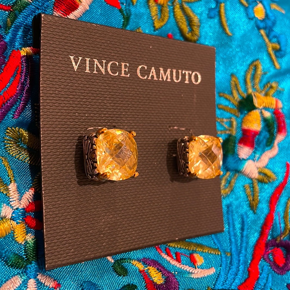 NWT Vince camuto stud earrings